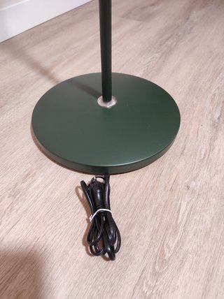 Lámpara de pie Ikea FORSÅ verde pino