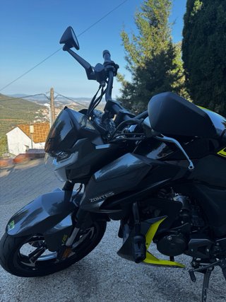 Zontes 125z2 Negra y Amarilla