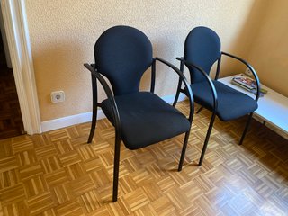 2 Sillas de Oficina Negras con Reposabrazos
