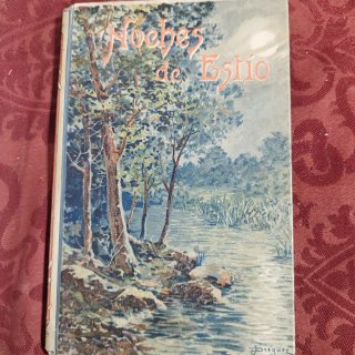 Libro antiguo de cuentos