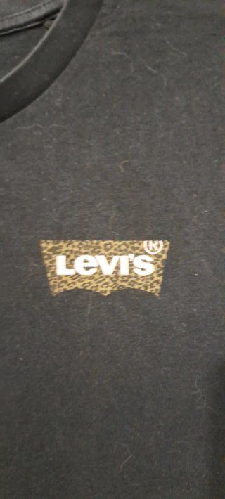 Camiseta Levi's Negra Logo Pequeño