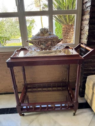 Camarera de madera de caoba y espejo