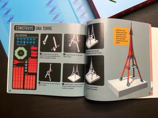 Juego construye Super Estructuras Larousse