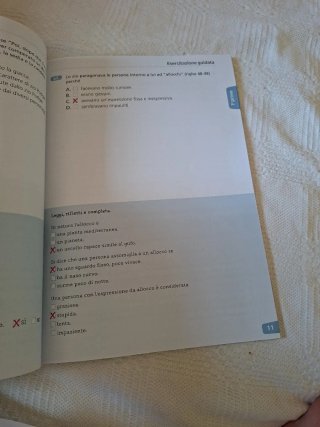 Libro scolastico Invalsi a 360 gradi con soluzioni