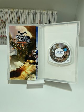 Monster Hunter Freedom PSP PAL ESP BLACK LABEL