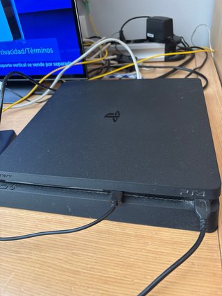 Consola PS4 Slim Negra