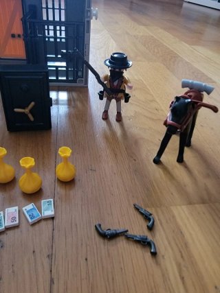 Maletín Banco y Sheriff Oeste