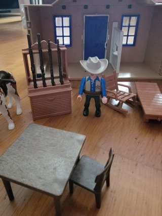 Maletín Banco y Sheriff Oeste