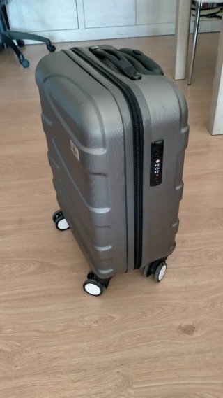 Maleta de viaje gris oscuro