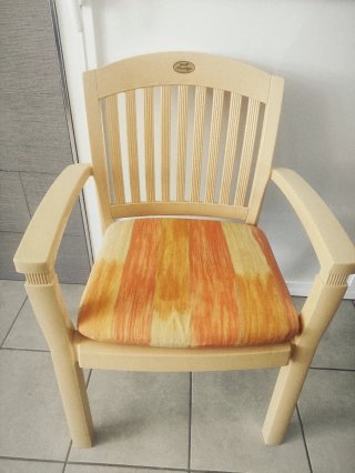 Conjunto de sillas y mesa de vende individual