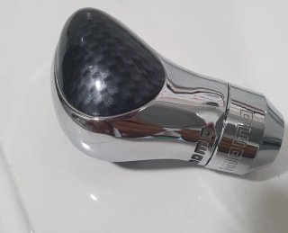 Pomo MOMO Metal Efecto Carbono