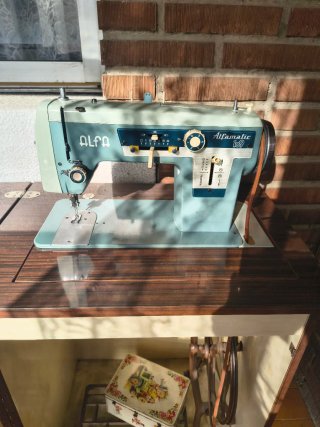 Máquina de coser Alfa Alfamatik 109