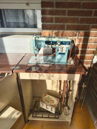 Máquina de coser Alfa Alfamatik 109