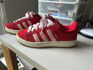 Zapatillas Adidas Campus 00s Rojas y Rosas