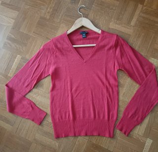 Bonito jersey H&M de Pico en Lana Roja Talla XS