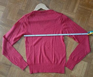 Bonito jersey H&M de Pico en Lana Roja Talla XS