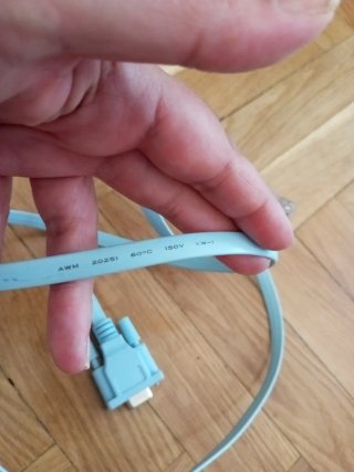 Cable azul con conectores