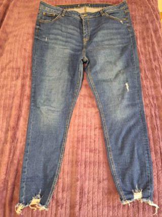 Pantalones vaqueros desgastados talla 46/48
