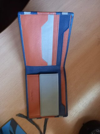 Billetera de hombre con rayas