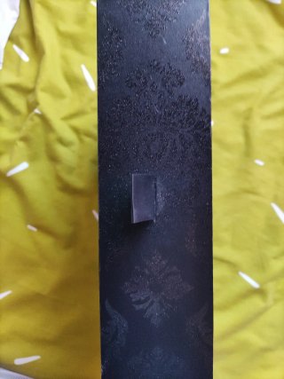 Joyero negro elegante.