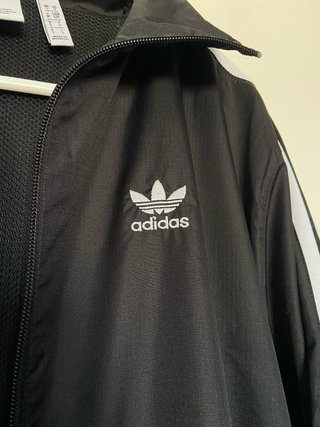 Chaqueta Adidas Negra con Rayas Blancas