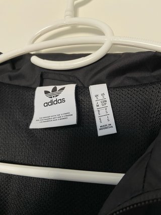 Chaqueta Adidas Negra con Rayas Blancas