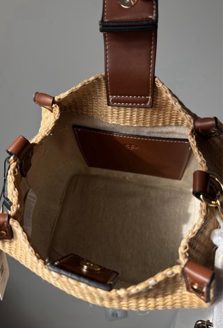 Bolso de rafia y piel