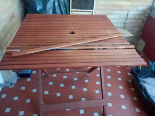 Mesa de madera plegable para exterior 80x80