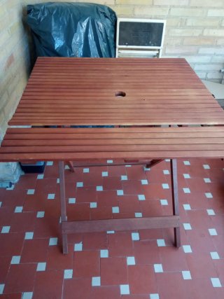 Mesa de madera plegable para exterior 80x80
