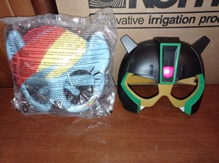 Lote 2 máscaras de juguete