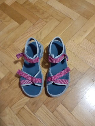 Sandalias Beige y Plateadas