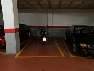 Alquilo plaza para moto