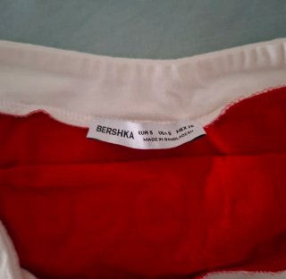 Top tubo rojo Y2K frase blanca