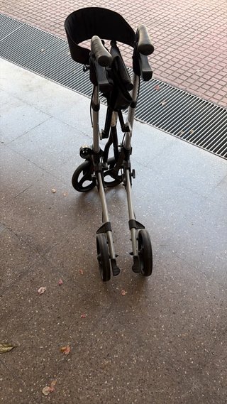 Andador para exterior con asiento