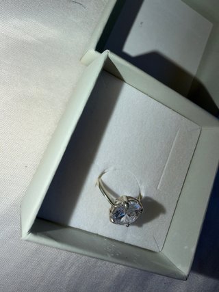Anillo ovalado con piedra plateado