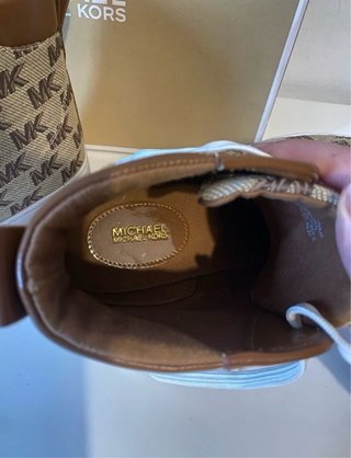 Zapatillas Michael Kors Beige/Marrón.
