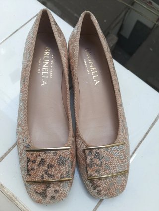 Bailarinas Brunella Piel Beige y Doradas Talla 37