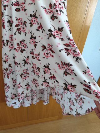 Vestido floral blanco y rosa