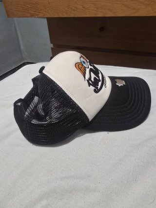 Gorra Von Dutch Blanca y Negra