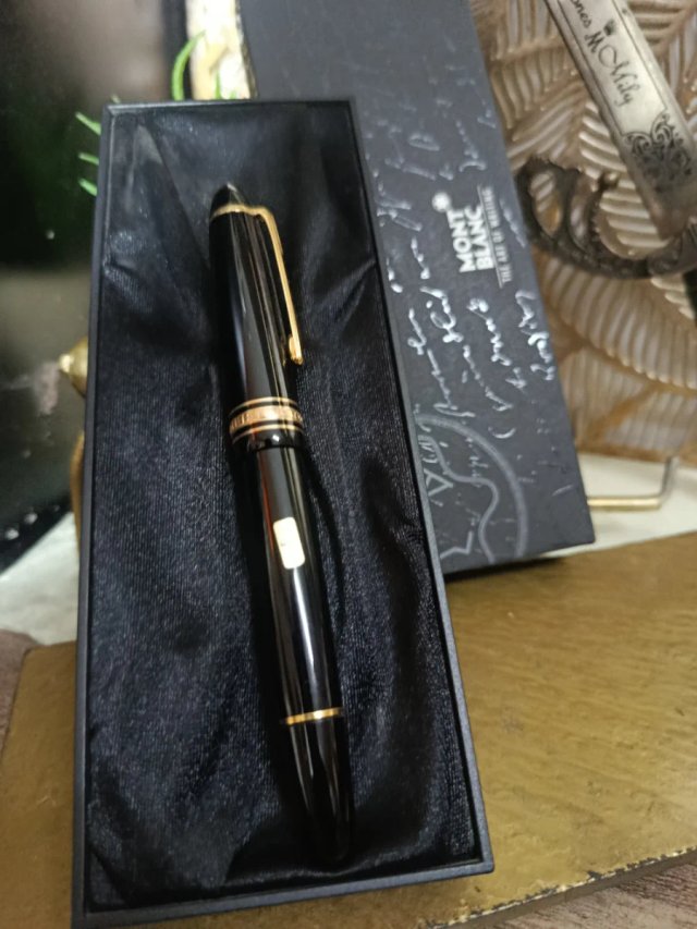Montblanc Meisterstück 146 Pluma NUEVA