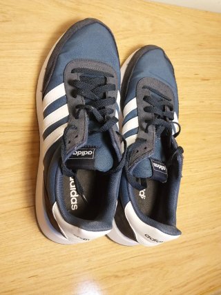 Zapatillas Adidas Azules y Blancas