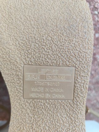 Sandalias cuña beige