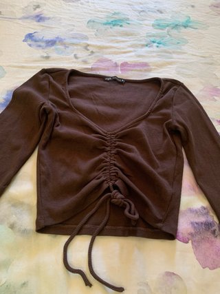 Camiseta Zara manga larga marrón