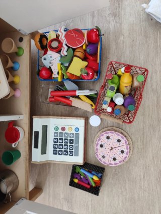 Cocina de juguete con accesorios