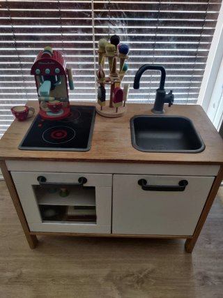 Cocina de juguete con accesorios