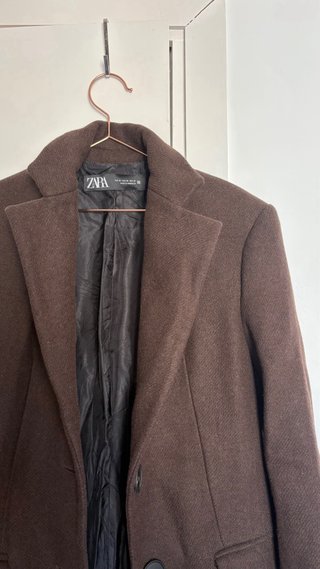 Chaqueta larga Zara marrón