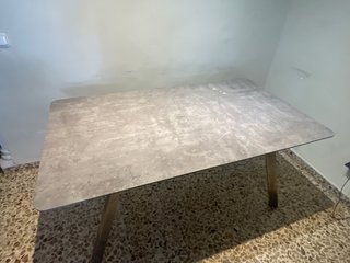 Mesa de comedor extensible beige y gris