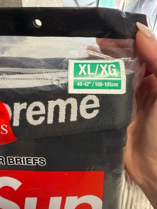 Supreme x Hanes Boxer Briefs XL (4)