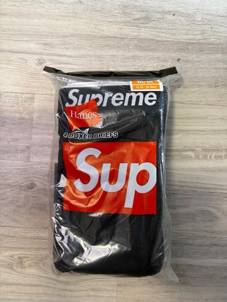 Supreme x Hanes Boxer Briefs XL (4)