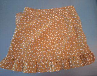 Falda corta XS con estampado de corazones Shein